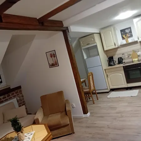 Stellas Monteurwohnungen アパート クリミッチャウ