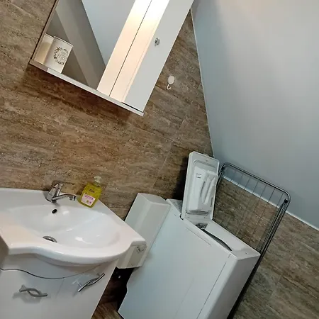 Stellas Monteurwohnungen クリミッチャウ